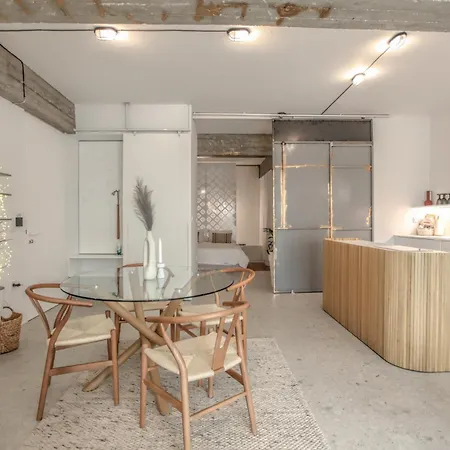 Convent - Huge One Combination Apartment *